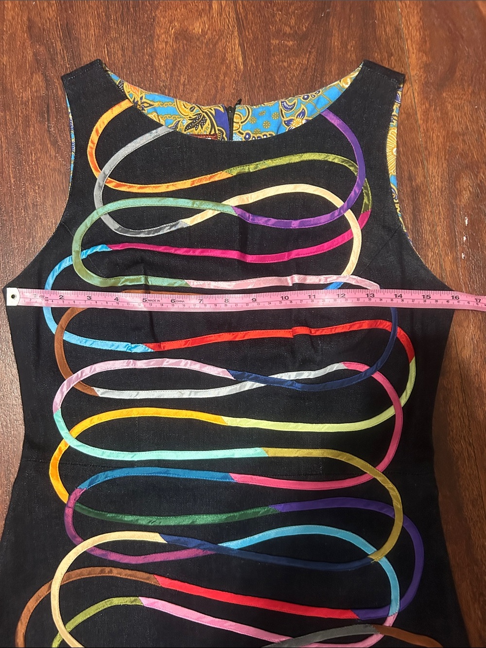 Black Casual Women's Dress with Multicolor Ribbon Swirl - Picture 9 of 12